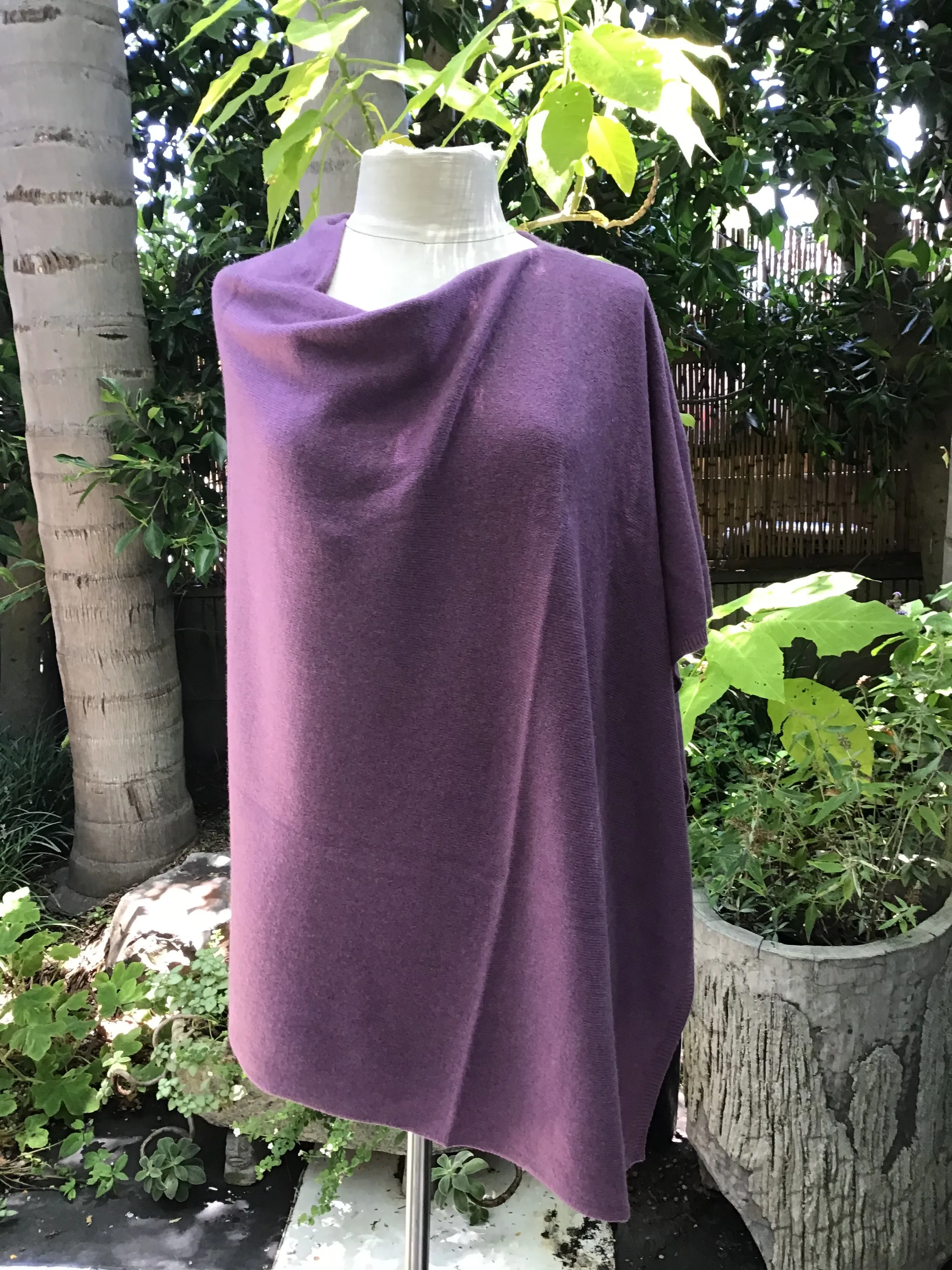 100% Cashmere Poncho / Iris Color