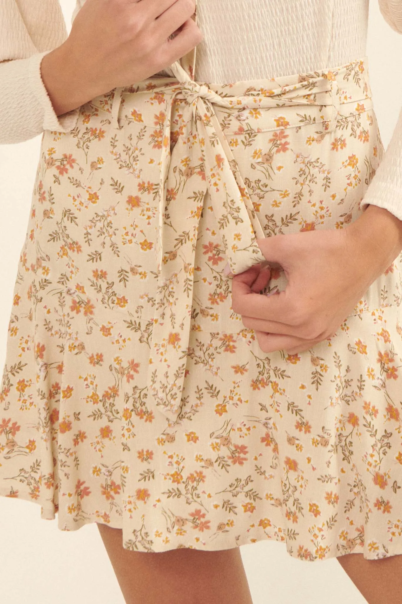 Daydream Bouquet Belted Floral Skort