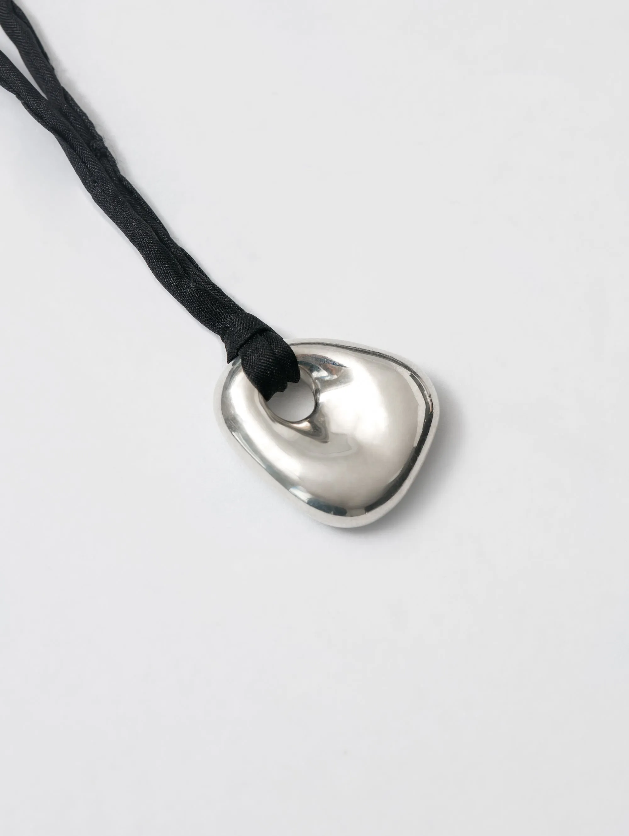 Dion Necklace in Black