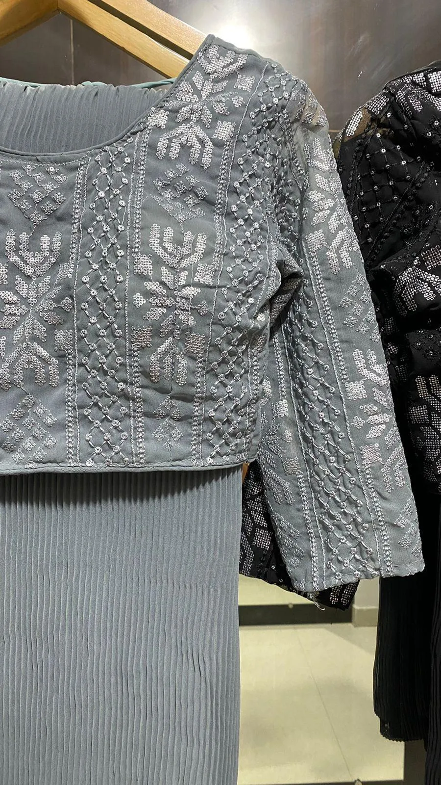 Grey crushed saree with ready to wear Blouse