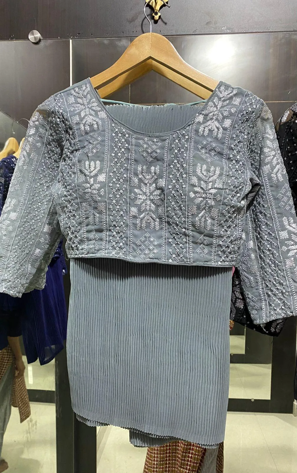 Grey crushed saree with ready to wear Blouse