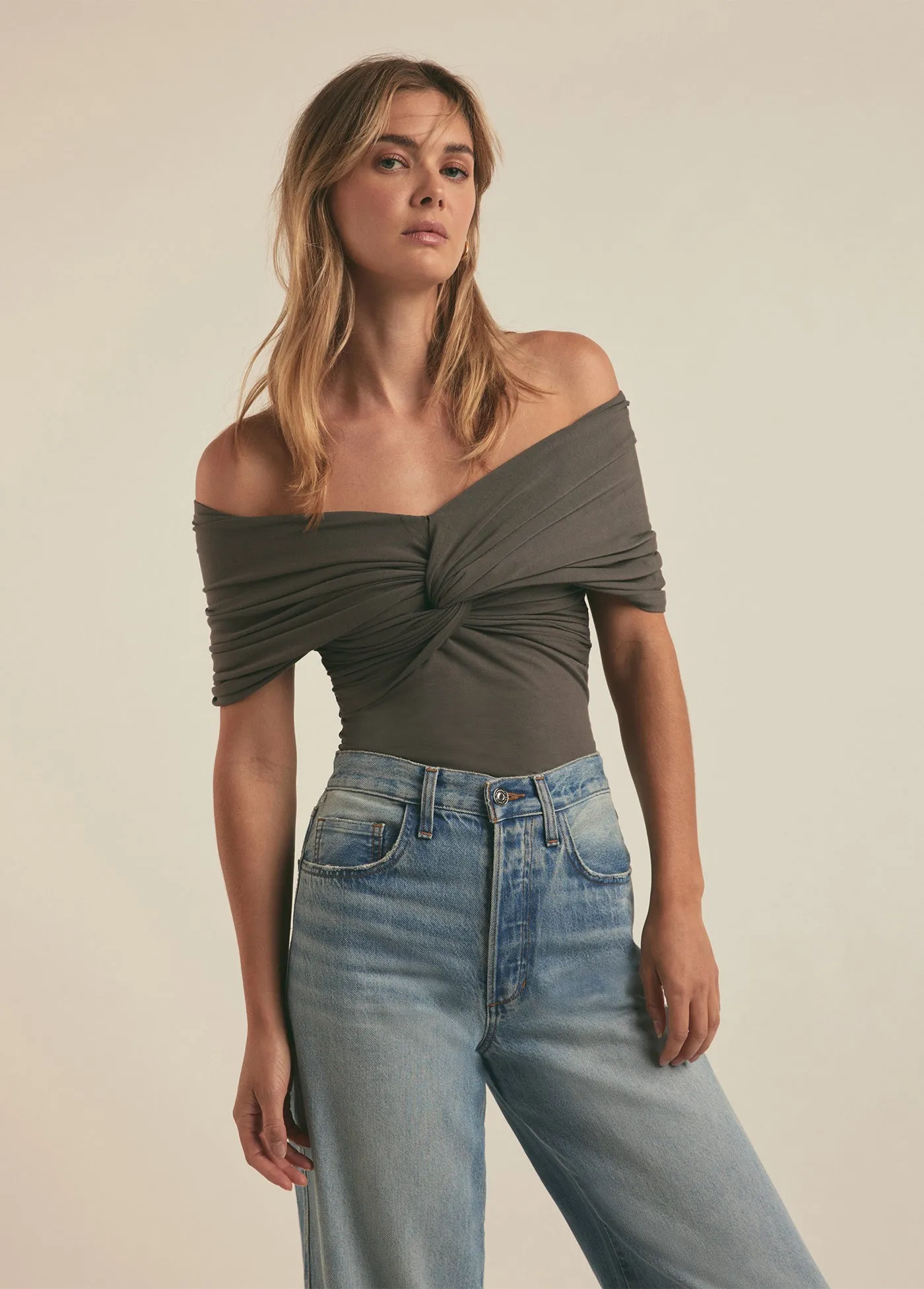 THE I'M EVOLVED TOP