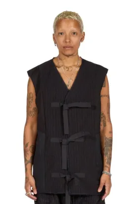 The Oversize Tie Vest
